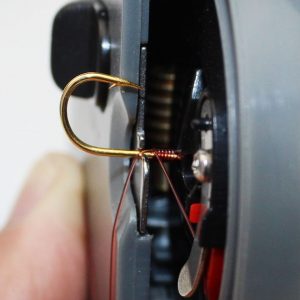 Automatic fish hook tying machine – Mašinica za automatsko vezanje udica 03