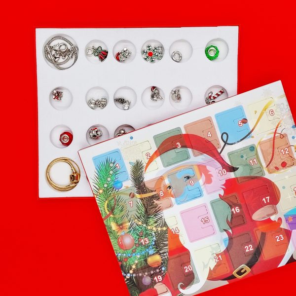 Adventski kalendar s nakitom slider